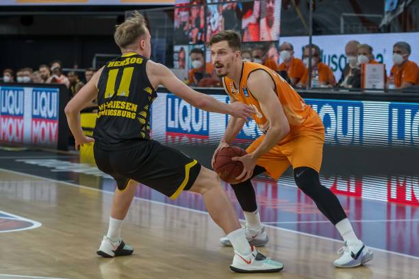 有不少路要 有不少路要