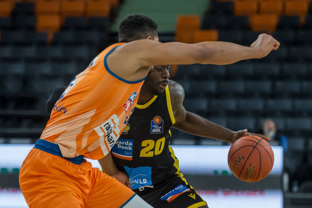 界的孤例 界的孤例