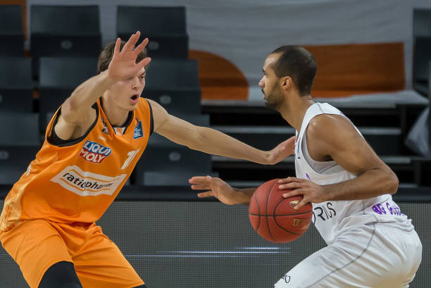 更加扑朔迷 更加扑朔迷