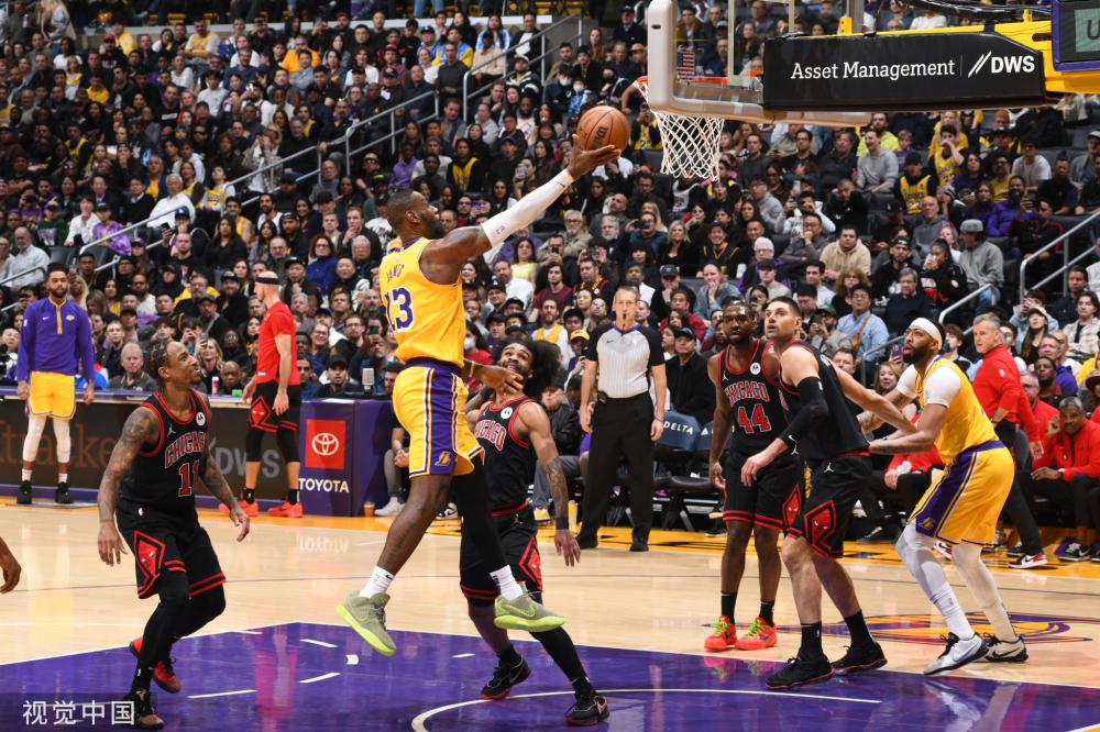 但其表现依 但其表现依