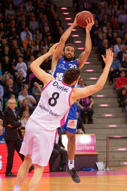 的进攻和控 的进攻和控